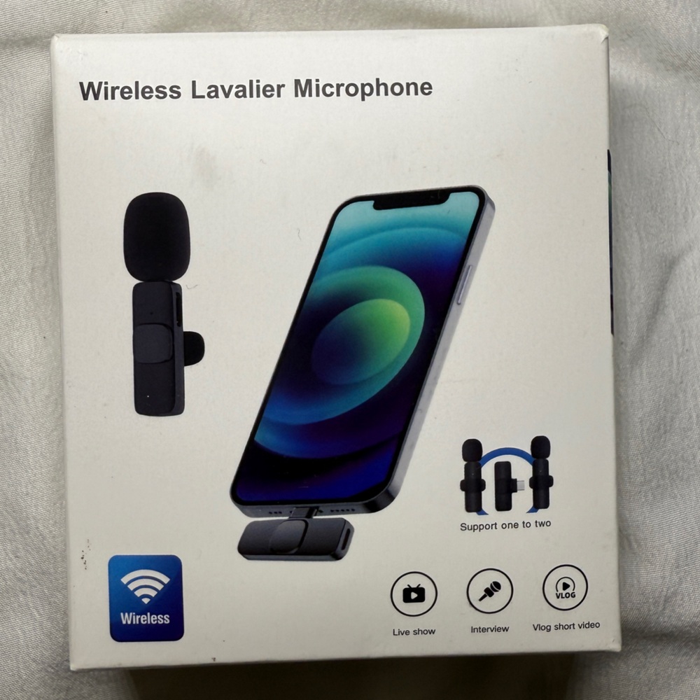 Wireless Lavalier Microphone (BRAND NEW)